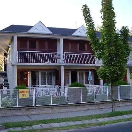 Aranypart 49-51 Apartman Siofok Exterior photo