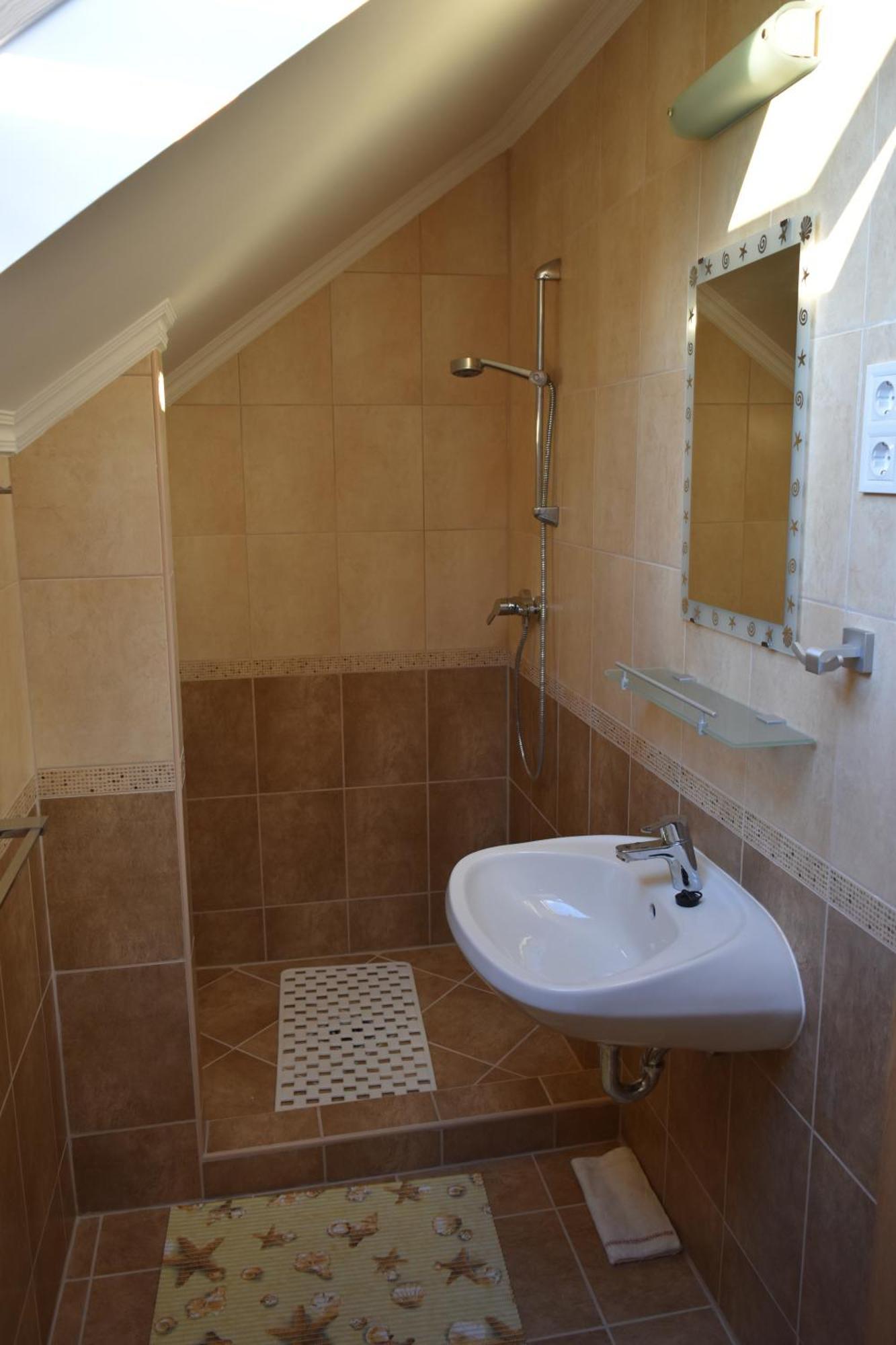 Apartment Aranypart 49-51 *