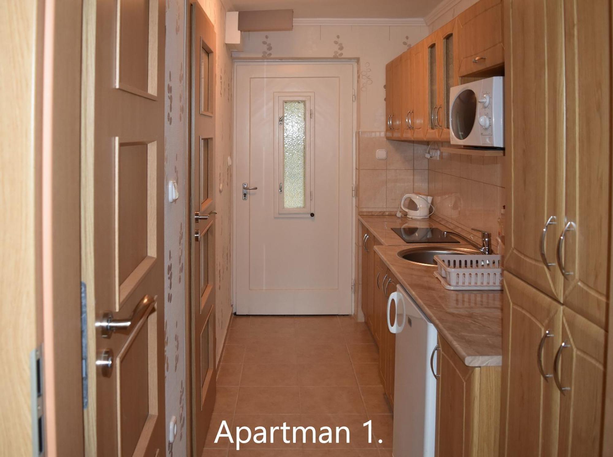 Aranypart 49-51 Apartment *