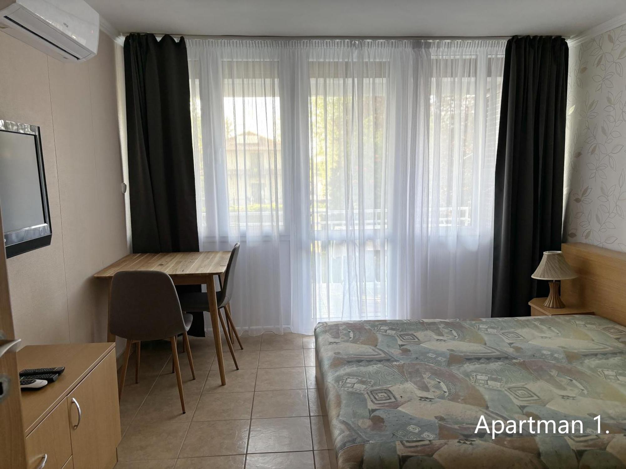Aranypart 49-51 Apartment *