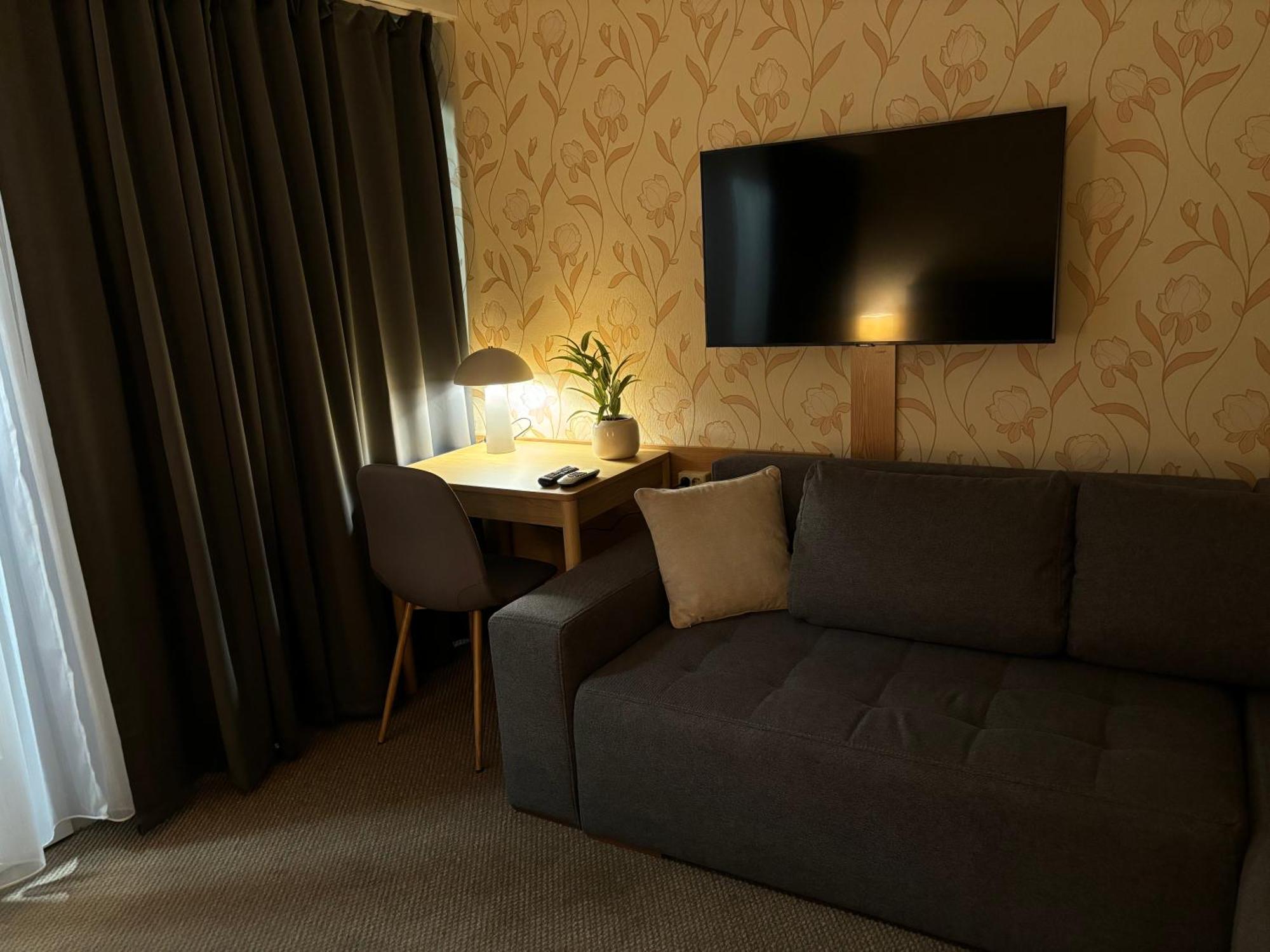 Aranypart 49-51 * Siofok